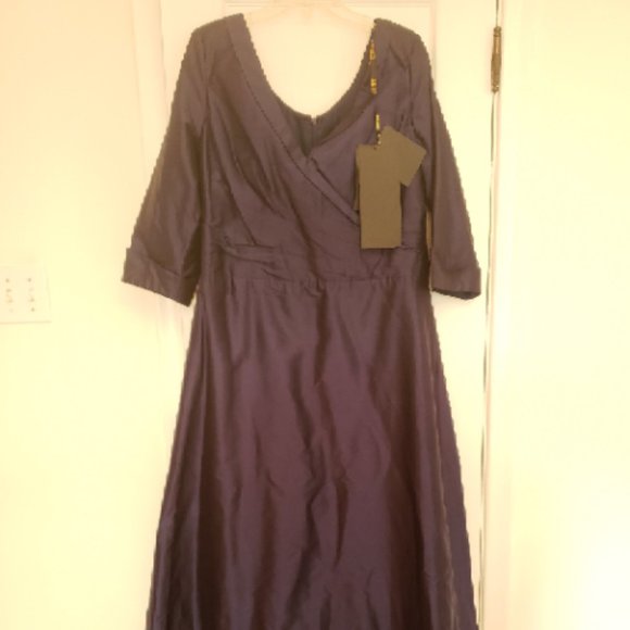 100% Silk Navy Blue Formal Evening Gown - Picture 1 of 9